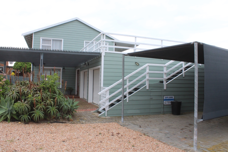 4 Bedroom Property for Sale in Stilbaai Wes Western Cape